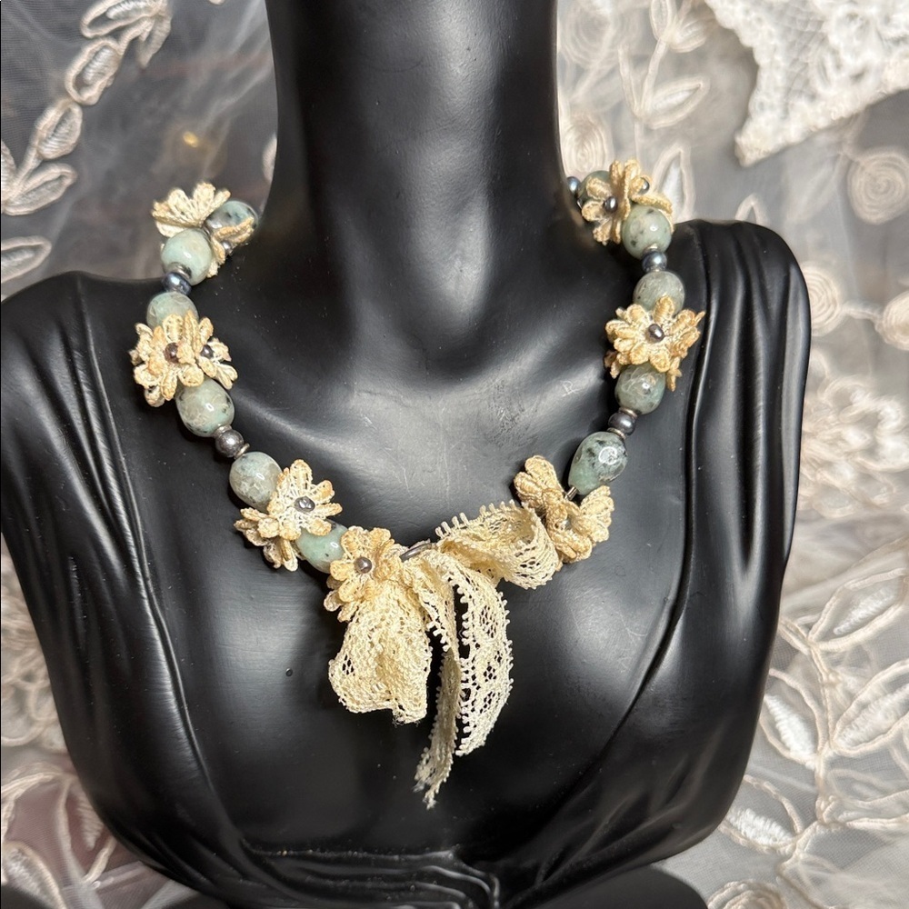 Floral Green and Gold Necklace - Picture 3 of 8